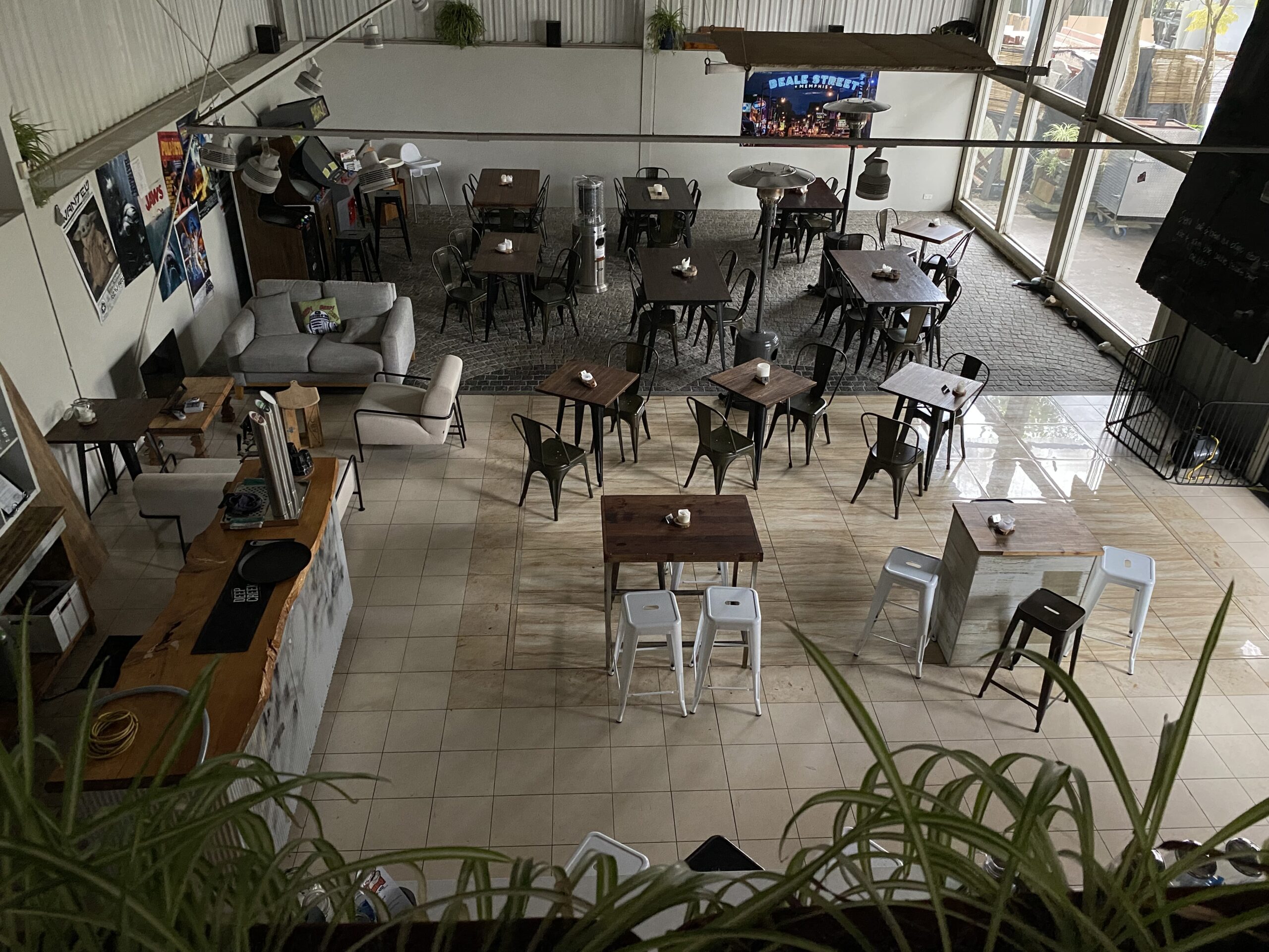 bbq smokehouse dining area image